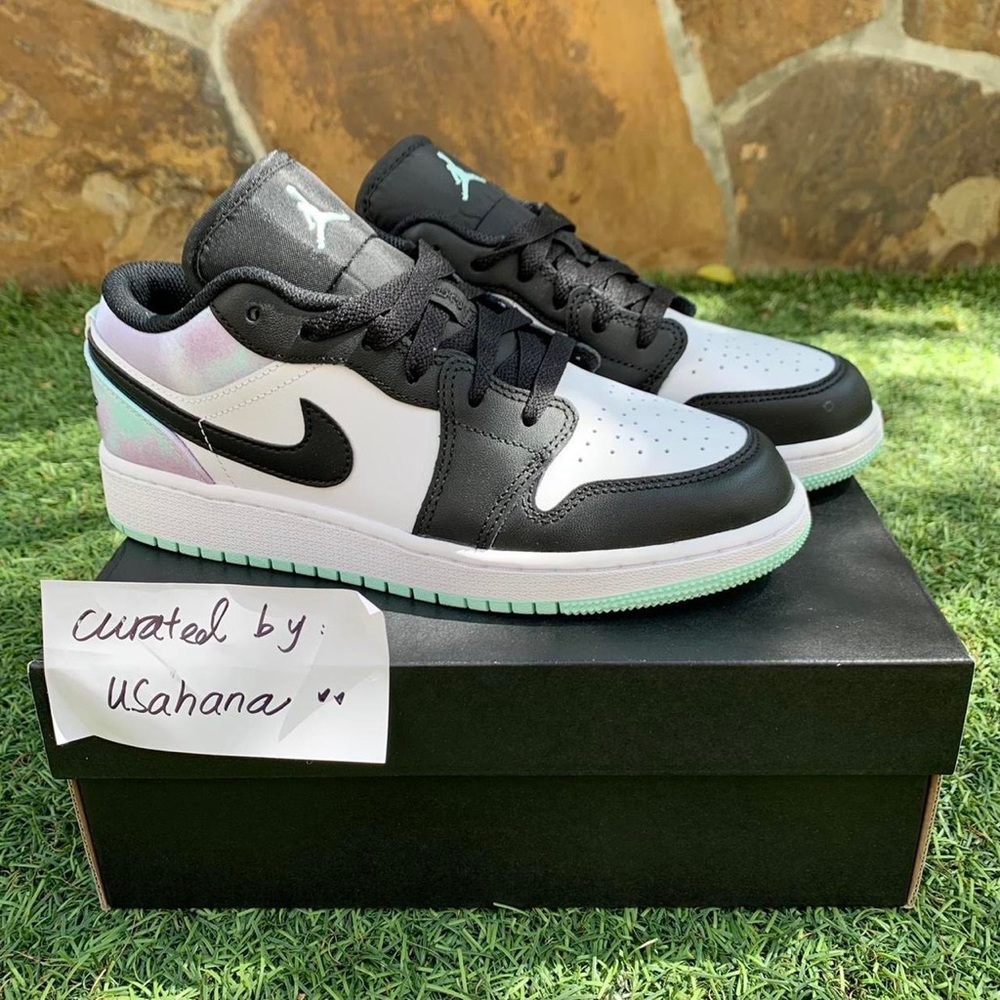 Nike Air Jordan 1 retro low white black mint shoes (big kids) - Picture 2 of 4